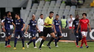 فوضى في الاجتماع الفني لمباراة الأهلي والترجي.. تعرف على السبب