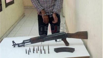 ضبط هارب من تنفيذ أحكام بالسجن 100 عام في الإسماعيلية