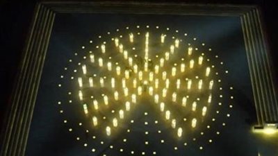 مصممة «نحت القلوب» ترسل رسالة سلام للعالم