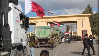 عبور 58 شاحنة مواد البناء إلى قطاع غزة