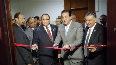 وزير التعليم العالي يفتتح مركز التميز للتغيرات المناخية بالقومي للبحوث 