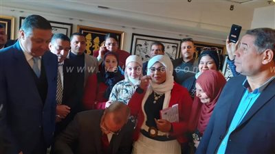 محافظ القليوبية ورئيس جامعة بنها يفتتحان معرض شركاء في حب الوطن| صور