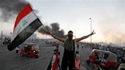 إطلاق الرصاص على المتظاهرين في العراق | فيديو