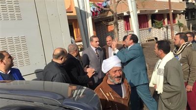 محافظ كفرالشيخ يتفقد الخدمات بقري بيلا والحامول لرفع مخلفات الأمطار