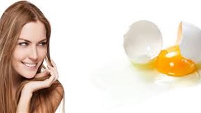 قناع البيض ونشاء الذرة يخلصك من البقع السوداء بالوجه