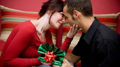 5 طرق لتقوية الارتباط العاطفى في عيد الحب