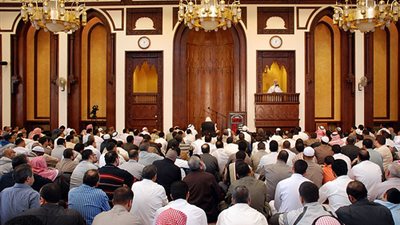 خطيب «الجمعة» ببني سويف: عليكم الالتزام بأداء الواجب الوظيفي