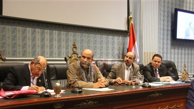 «زراعة البرلمان» تسير عكس الاتجاه.. اللجنة تناقش مشروع قانون يسمح بالتعدي على الأراضي.. التشريع الجديد يهدف للسماح ببناء الأندية والمدارس الخاصة على الرقعة الخضراء.. وبرلماني: أمر خطير ومرفو