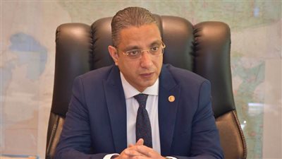 محافظ الفيوم يتابع تنفيذ مشروعات الكهرباء والمياه والصرف الصحي