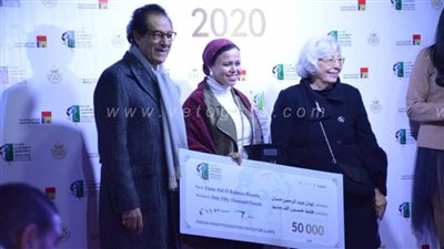 إيمان عبد الرحمن تفوز بجائزة فاروق حسني للفنون 2020