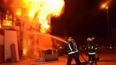 إخماد حريق نشب داخل محل تجارى فى أوسيم