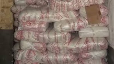 ضبط مصنع تعبئة بداخله 23 طن سكر مجهولة المصدر في السلام