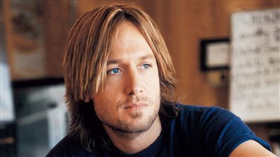 كيث أوربان يفوز بجائزة أفضل مغني كونتري بحفل «AMAs»