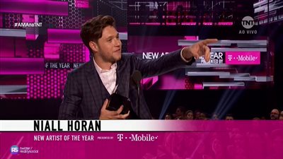 حسم جائزة أفضل فنان جديد لصالح نيال هوران في حفل «AMAs»