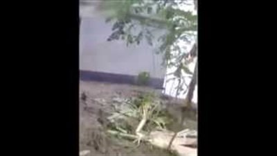 بالفيديو.. مشهد مروع لمنزل يختفي في 3 ثوان بسبب الفيضانات