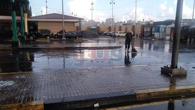 انتشار برك مياه الأمطار بشوارع الإسكندرية (فيديو وصور)