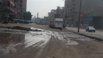 كسر ماسورة مياه يغرق شوارع شبرا الخيمة (صور)