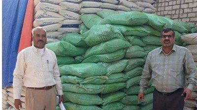 ضبط 642 شيكارة أسمدة مدعمة داخل مخزن في البحيرة