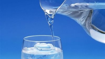 الأوقات والكميات المناسبة للحصول على القيمة الطبية للماء