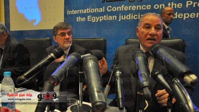 أبو هاشم: تدويل أزمة السلطة القضائية 