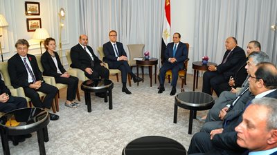 السيسي يبحث مع «بريتش بتروليم» استثمارات التنقيب عن الغاز بمصر