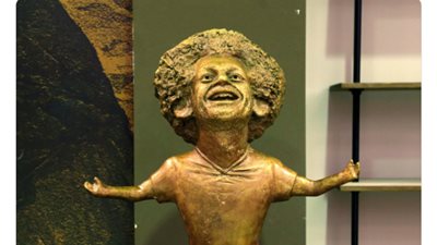 «فيفا» مستخدما تمثال «صلاح»: «عندما تأتي عطلة نهاية الأسبوع»