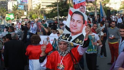 بدء توافد أبناء مبارك إلى دار القضاء العالي