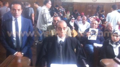 الديب يدفع بغياب «مبارك» عن جلسة الحكم بـ«قتل المتظاهرين» لظروفه الصحية