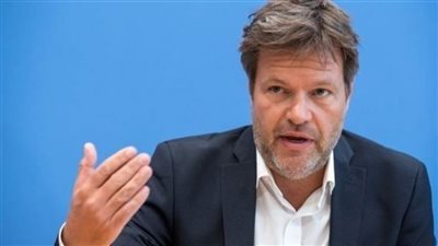 زعيم خضر ألمانيا يصف خطاب ترامب في دافوس بـ