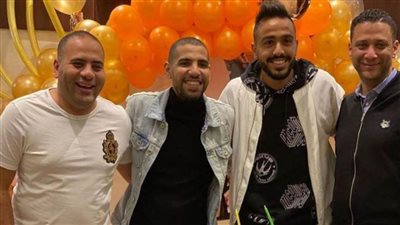 مؤمن زكريا يحتفل بعيد ميلاد نجله بحضور كهربا وجنش | صور