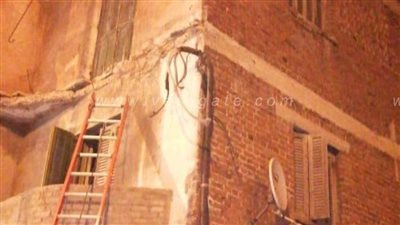 بسبب الأمطار.. إصابة سيدة في سقوط شرفة منزلها بالعجمي وانهيار جزئي لعقار بحي شرق