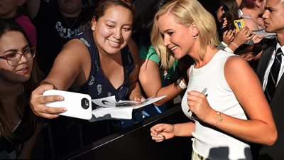 بالصور.. «جنيفر لورانس» تكشف دور «Hunger Games» في أزمة الأجور