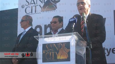 بالفيديو والصور.. وزير الآثار يفتتح متحفًا من الرمال بـ