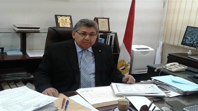 وزيرا البحث العلمي والمالية يغادران مطار القاهرة إلى باريس