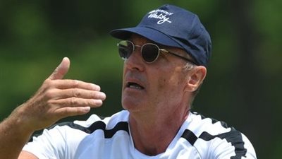 الرجاء المغربي يقيل مدربه الهولندي «كرول»