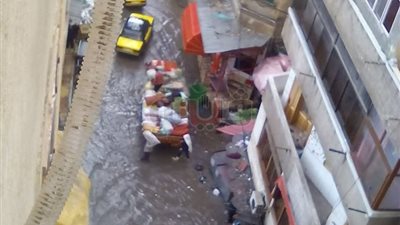 الأمطار تغرق شوارع الإسكندرية وتعطل حركة المرور (صور)