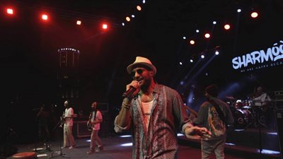 9 آلاف فرد يحضرون حفل شارموفرز في حديقة الحرية (صور)