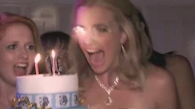 عيد ميلاد فتاة حسناء يتحول إلى كارثة (فيديو)