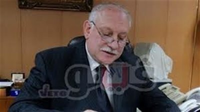 ضبط 750 قطعة شوكولاتة وأكياس حلوى وعبوات بسكويت 