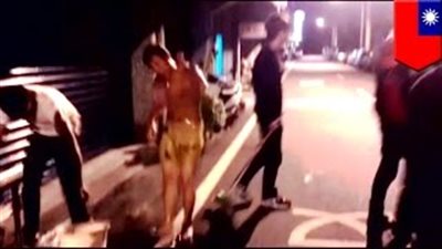 بالفيديو.. بلاغ للشرطة عن قتال عنيف بين المراهقين والسبب «الألعاب النارية»