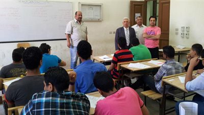 غضب بين أولياء الأمور بطنطا بسبب صعوبة امتحان اللغة الإنجليزية