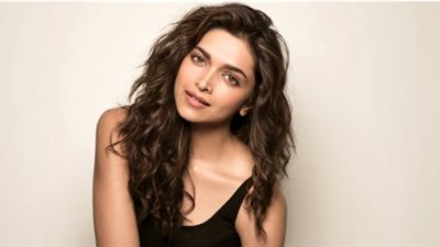 هندوسي هندي يعرض 1.5 مليون دولار مقابل رأس نجمة سينمائية