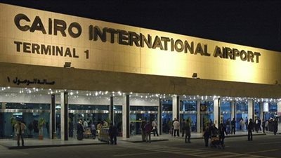 سلطات المطار ترحل 17 أفريقيا حاولوا التسلل إلى دول الجوار