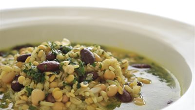 طريقة إعداد «شوربة القمح مع البقول والأعشاب»