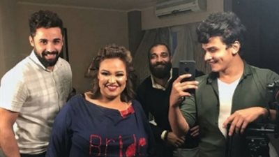 كواليس استعدادات «ويزو» نجمة مسرح مصر لحفل زفافها (فيديو)