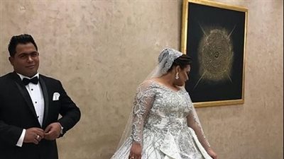 جلسة تصوير خاصة لنجمة مسرح مصر «ويزو» وزوجها قبل الزفاف (صور)