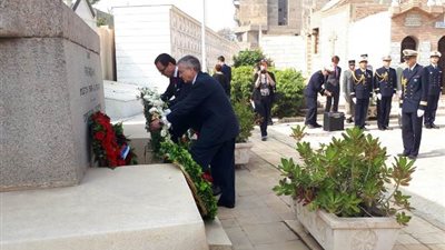 ممثلا سفارتي فرنسا وألمانيا بالقاهرة يحييان ذكرى الحرب العالمية