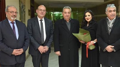 سياسيون ومثقفون في حفل توقيع رواية 