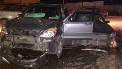 حادث تصادم بين سيارتين أعلى نفق إمبابة