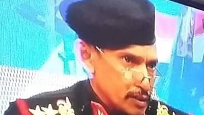 ملك العمليات البحرية يعلن انشقاقه عن ميليشيا الحوثى الانقلابية